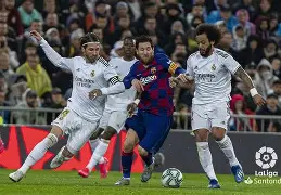 世俱杯-维尼修斯传射皇马3-0头名出线战尤文